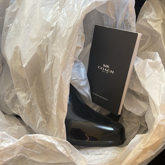 Never been worn , still in wrapping/box Coach rain boots - Picture 7 of 17
